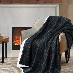 Eddie Bauer Capitol Hill Plaid Boucle           Throw, 70" X 50